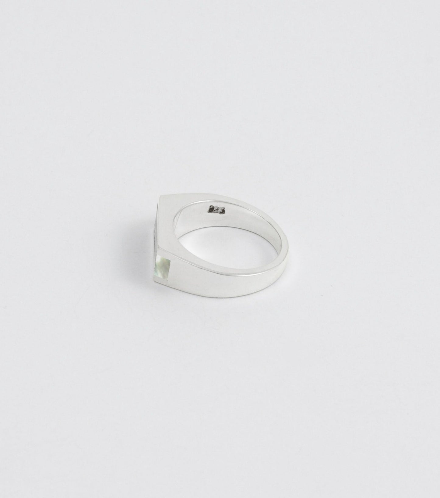 Marquina ring with Mother of pearl - Sar Jewellery