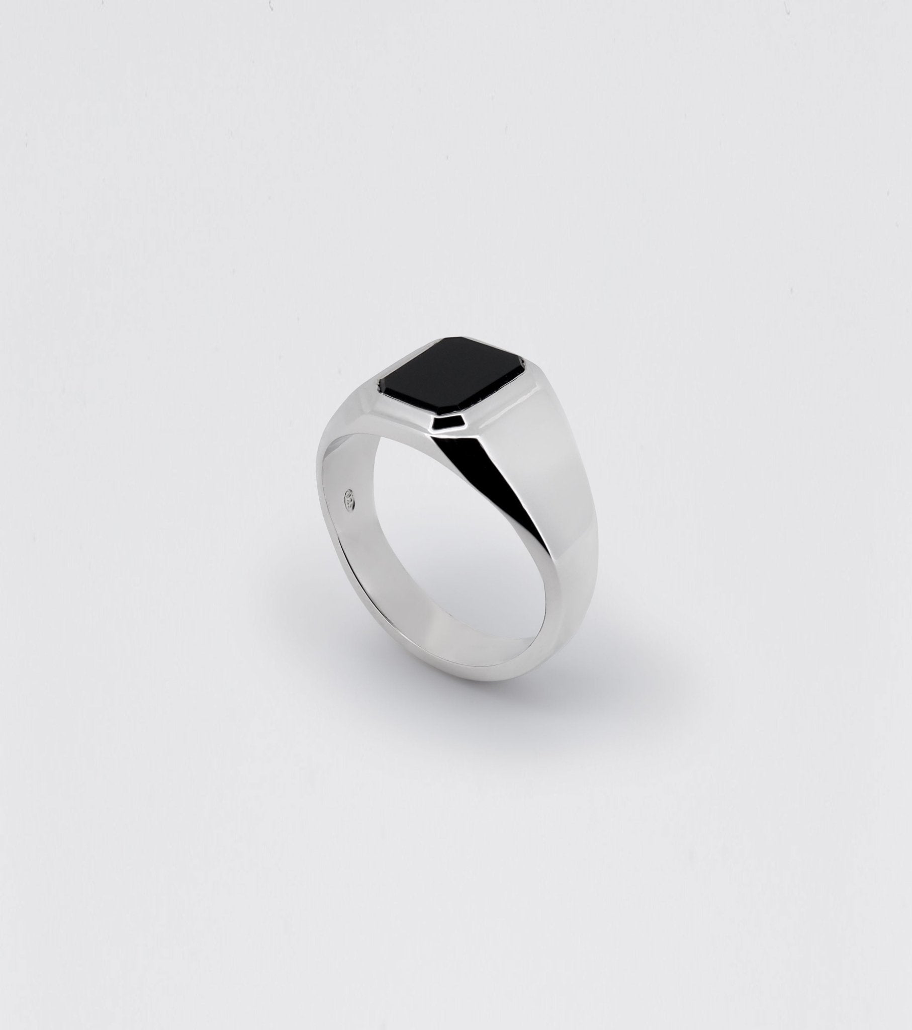 ORNAMENT ONYX SIGNET RING – Sar Jewellery