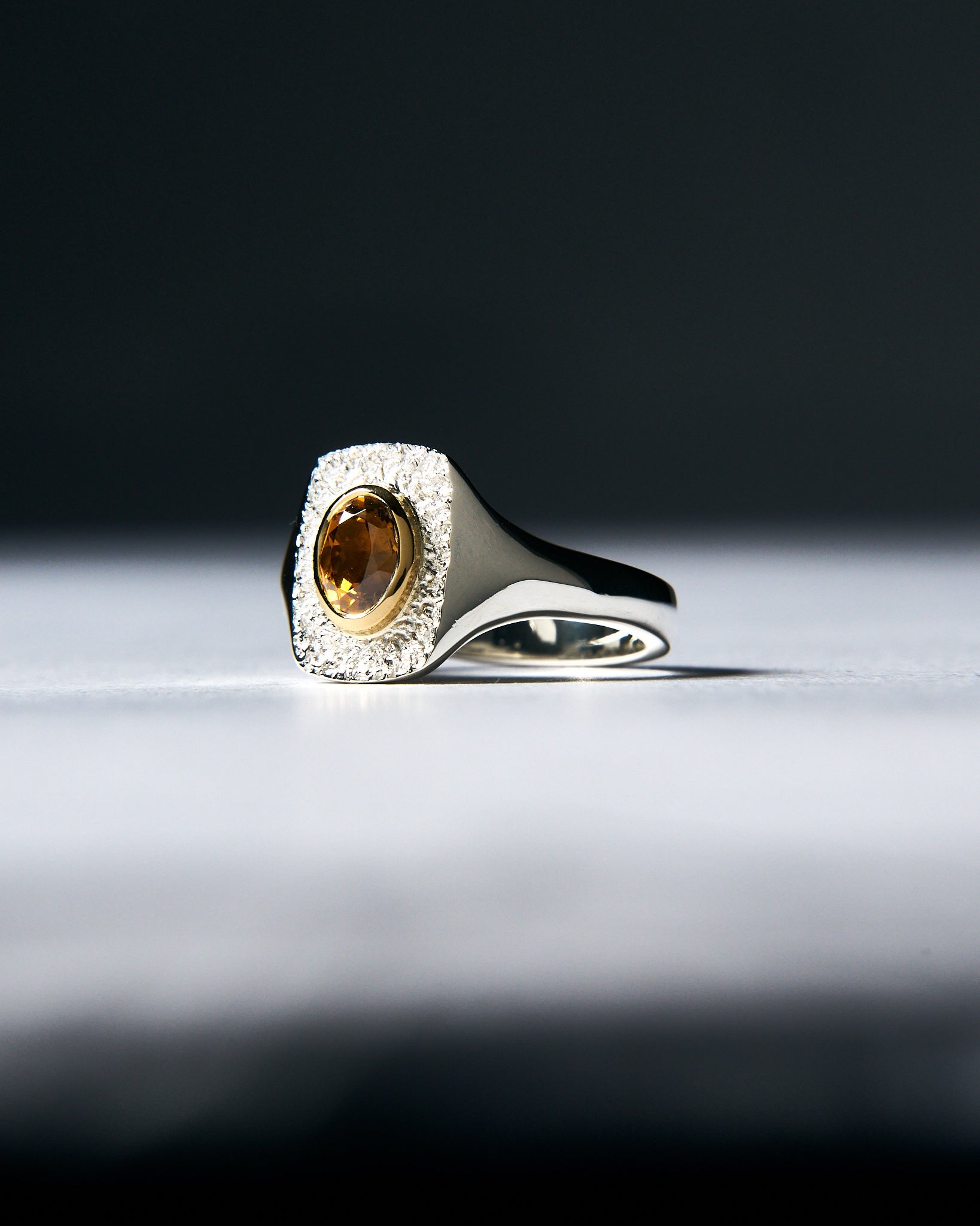 006 - RETICULATED SPHENE SILVER AND 18K GOLD RING - Sar Jewellery