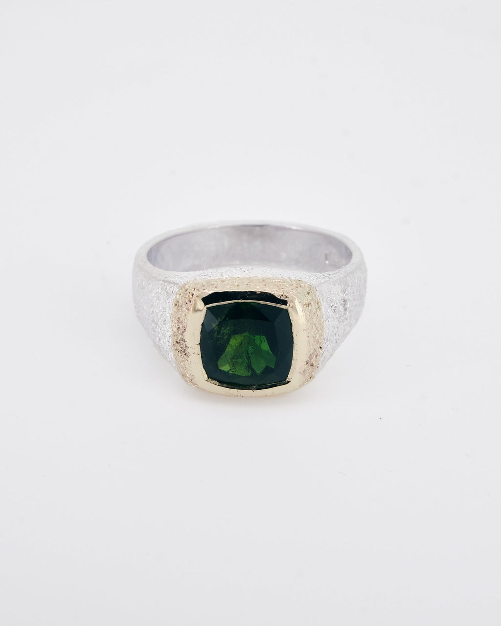 008 - LICHEN 3.35CT GREEN TOURMALINE SILVER AND 9K GOLD RING - Sar Jewellery