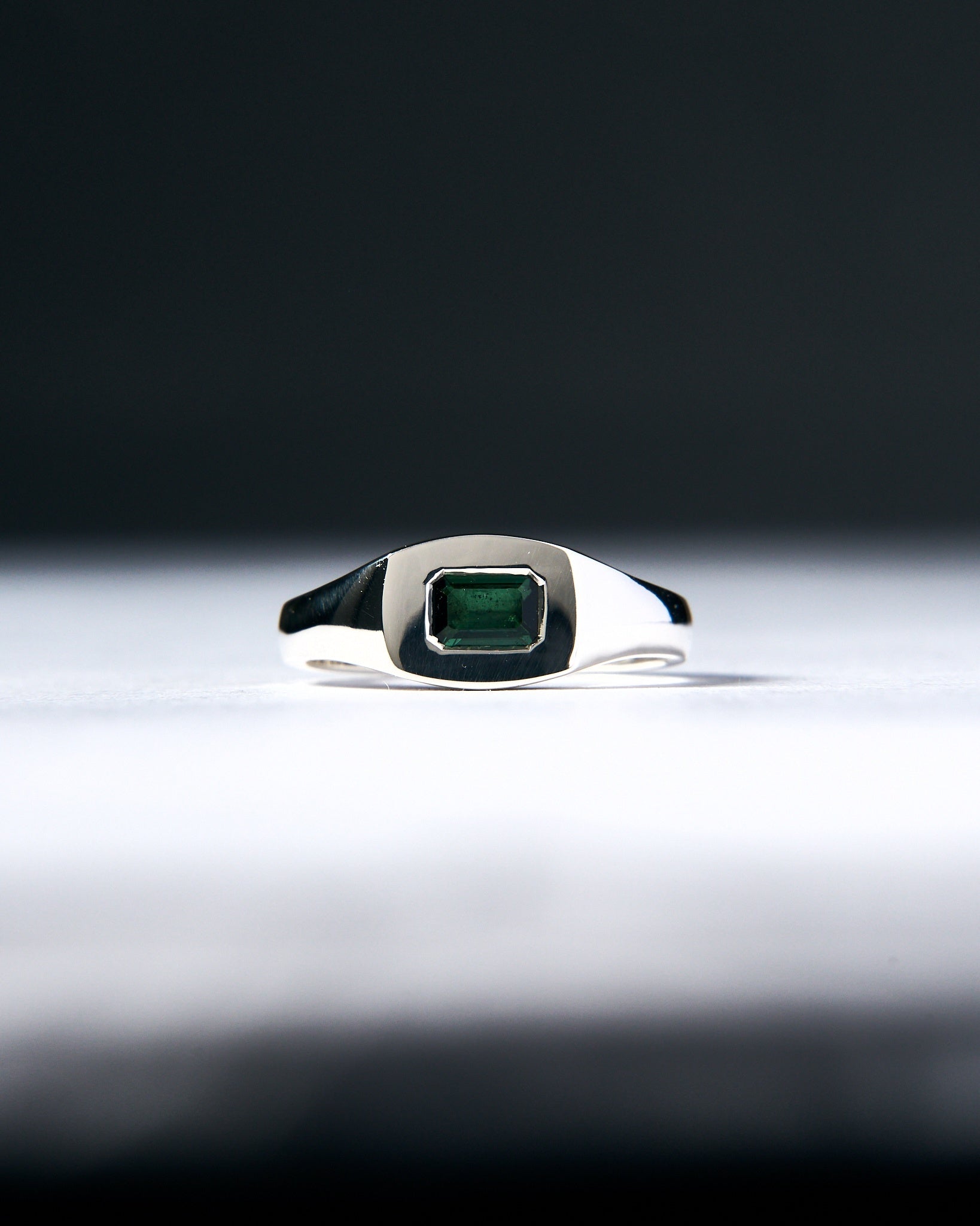 012 - WINDOW 0.6CT GREEN TOURMALINE SILVER RING - Sar Jewellery