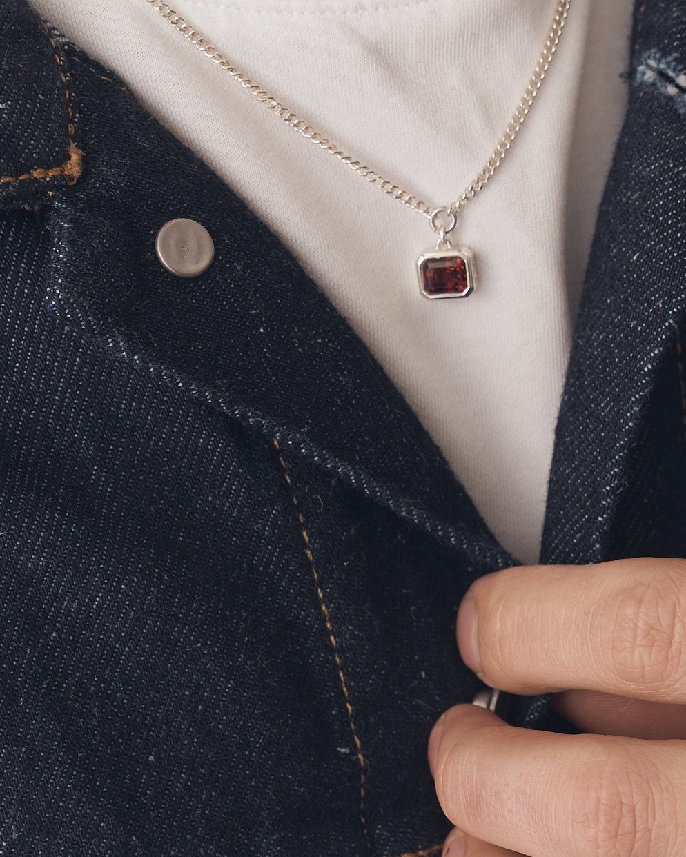 014 - ECHO 9.25 STERLING SILVER AND 2.77ct GARNET PENDANT - Sar Jewellery