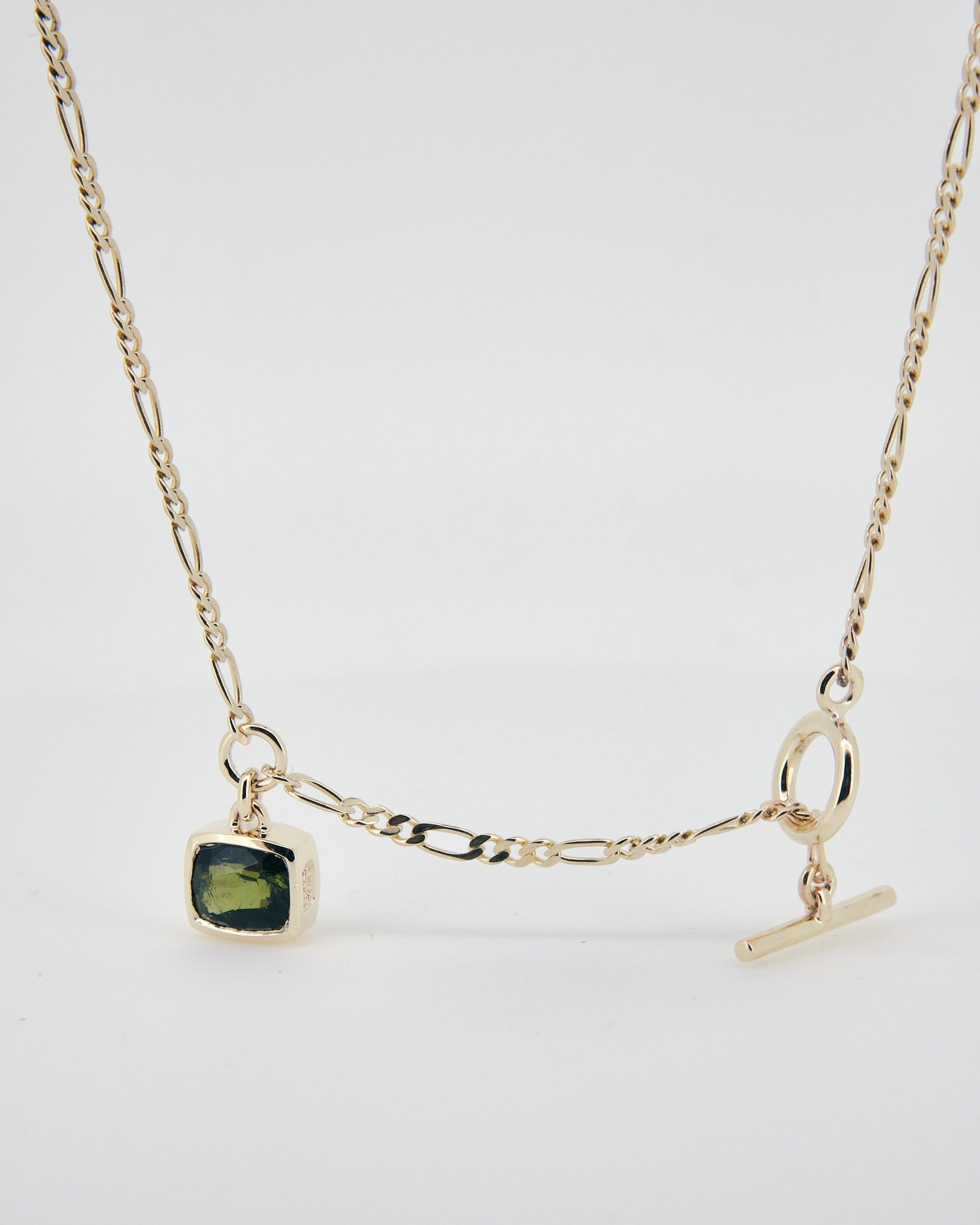 016 - MOSS 9K YELLOW GOLD AND 1.03ct GREEN TOURMALINE PENDANT - Sar Jewellery