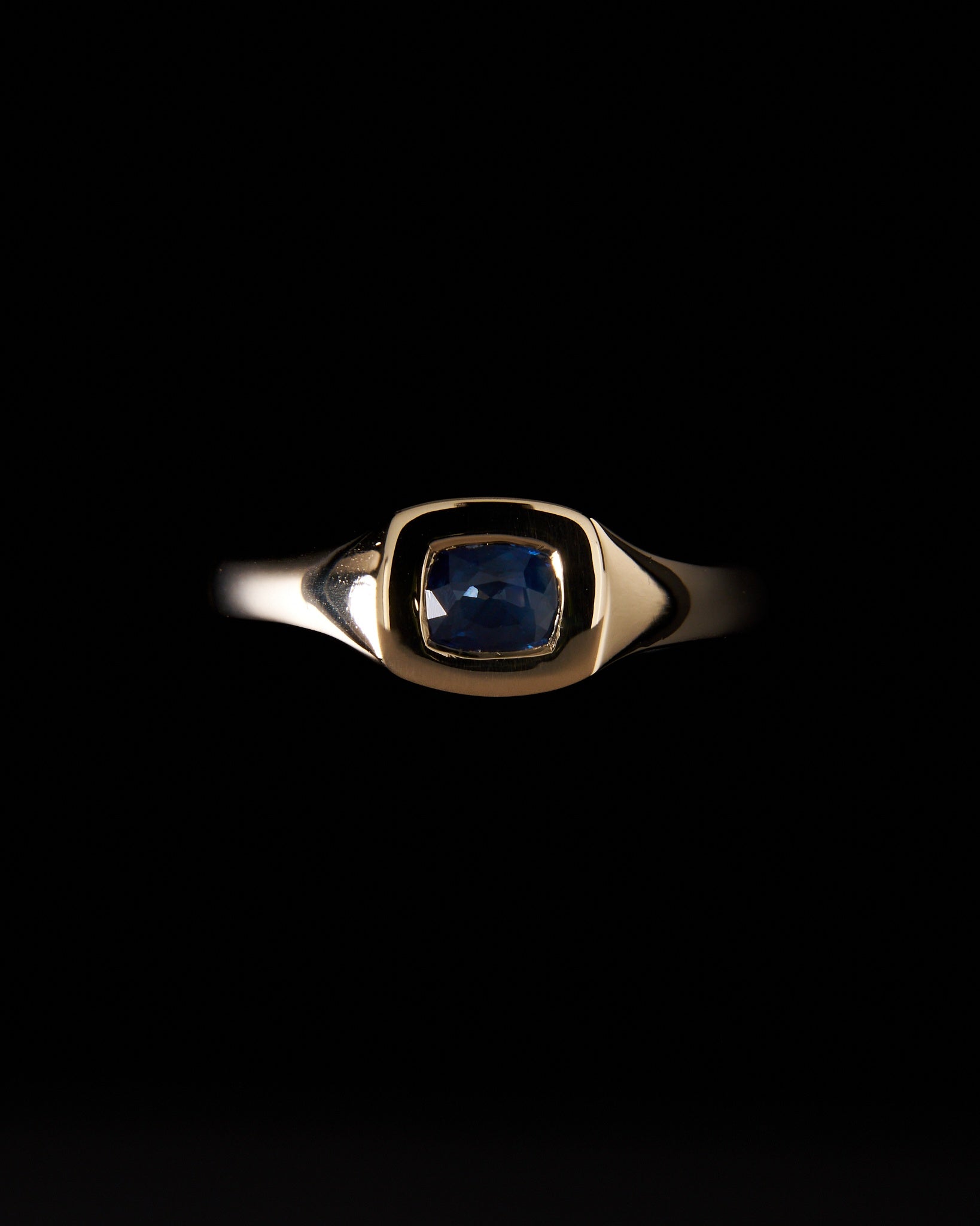 020 - TWILIGHT 9K YELLOW GOLD AND 0.7ct AUSTRALIAN SAPHIRE RING - Sar Jewellery