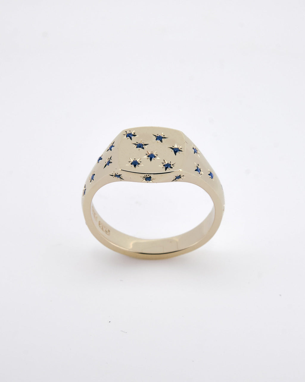 021 - STARRY NIGHT 9K YELLOW GOLD AND 1.2ct AUSTRALIAN SAPHIRE SIGNET RING - Sar Jewellery