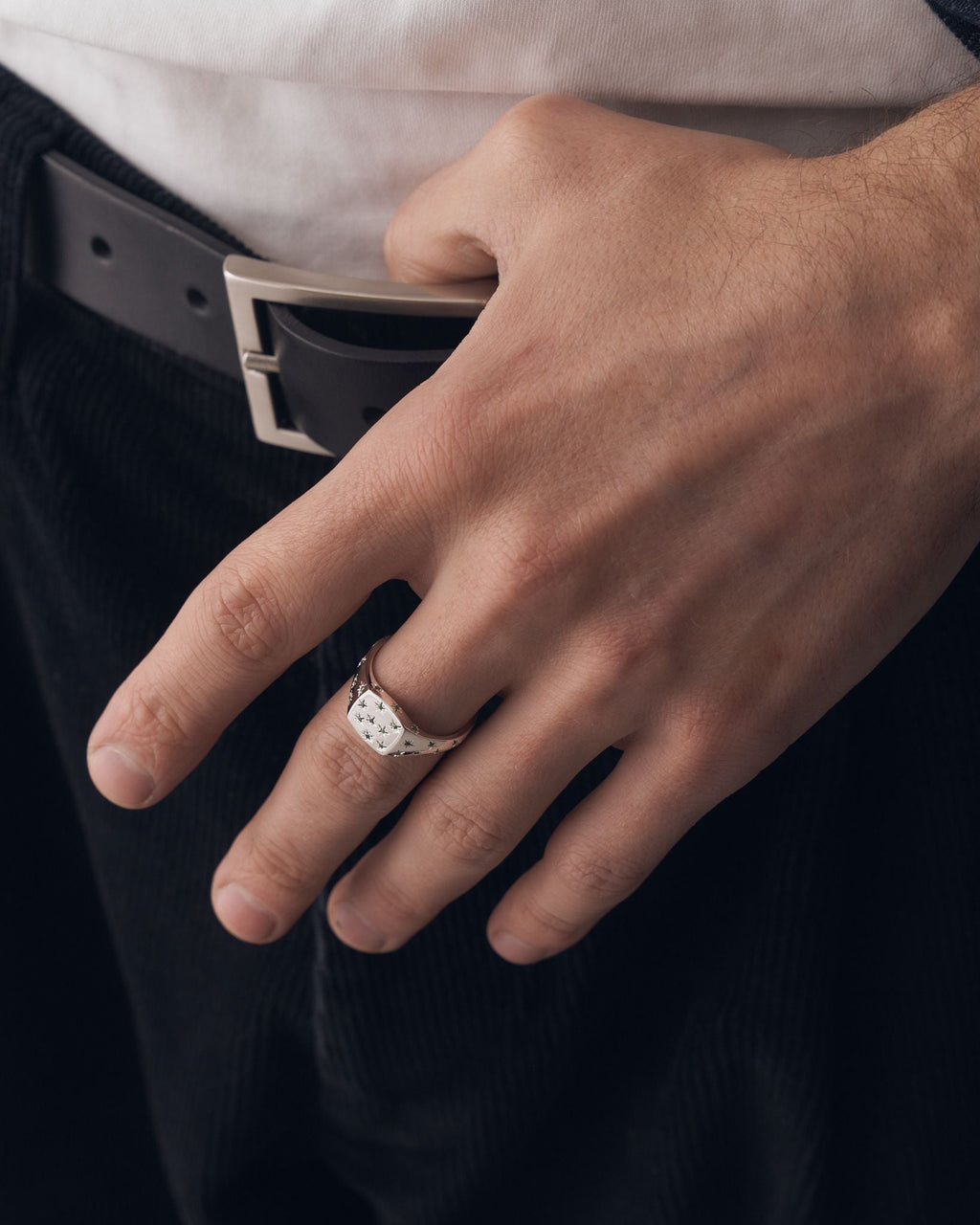 022 - FOREST NIGHT 925 STERLING SILVER AND 1.2ct TSAVORITE GARNET SIGNET RING - Sar Jewellery