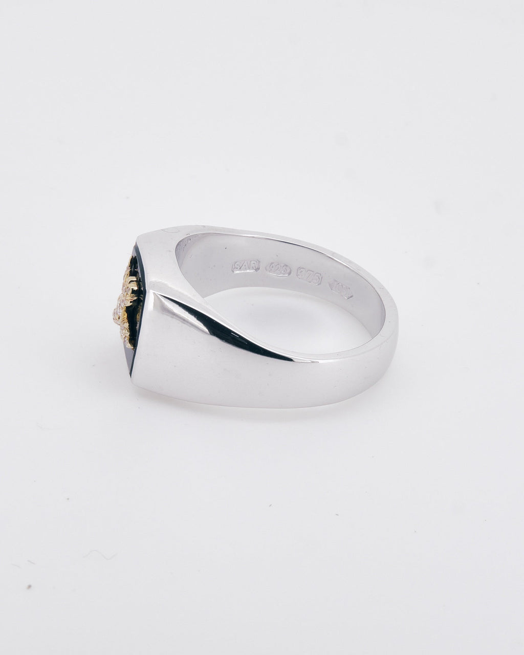 024 – PALOMA STERLING SILVER, ONYX, 9K GOLD AND WHITE DIAMOND SIGNET RING - Sar Jewellery