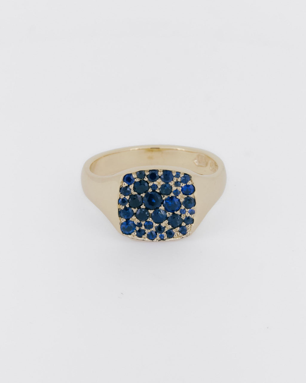 026 – LA NOTTE 9K YELLOW GOLD AND 1.4ct SAPPHIRE SIGNET RING - Sar Jewellery