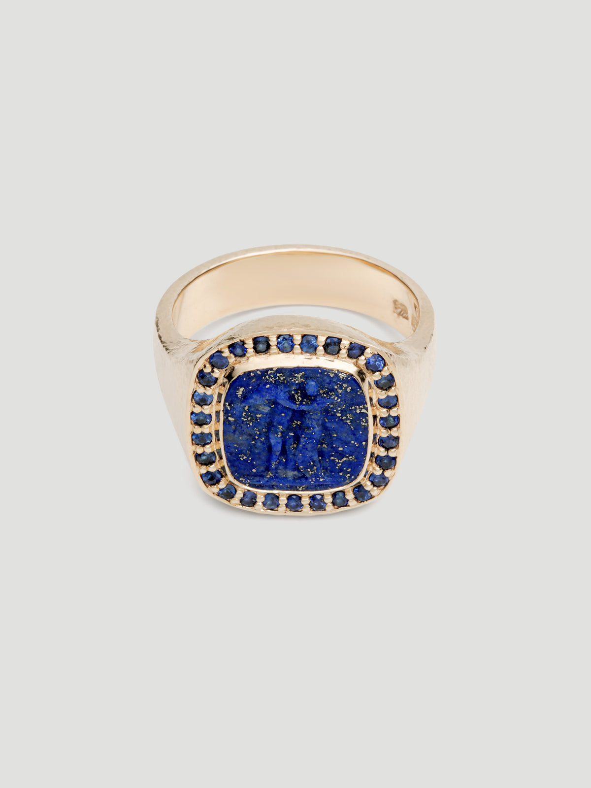 032 - "PSYCHE & EROS" LAPIS LAZULI AND AUSTRALIAN SAPPHIRE 9K YELLOW GOLD SIGNET RING