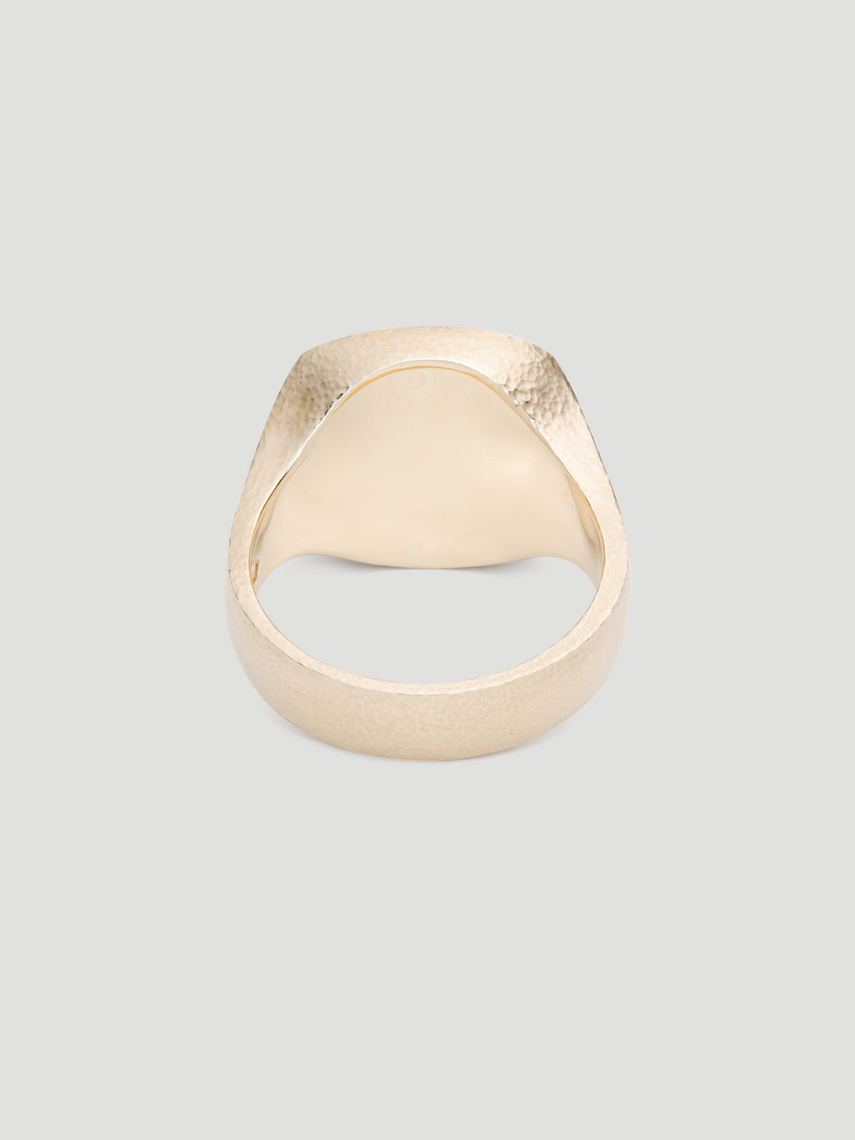 032 - "PSYCHE & EROS" LAPIS LAZULI AND AUSTRALIAN SAPPHIRE 9K YELLOW GOLD SIGNET RING
