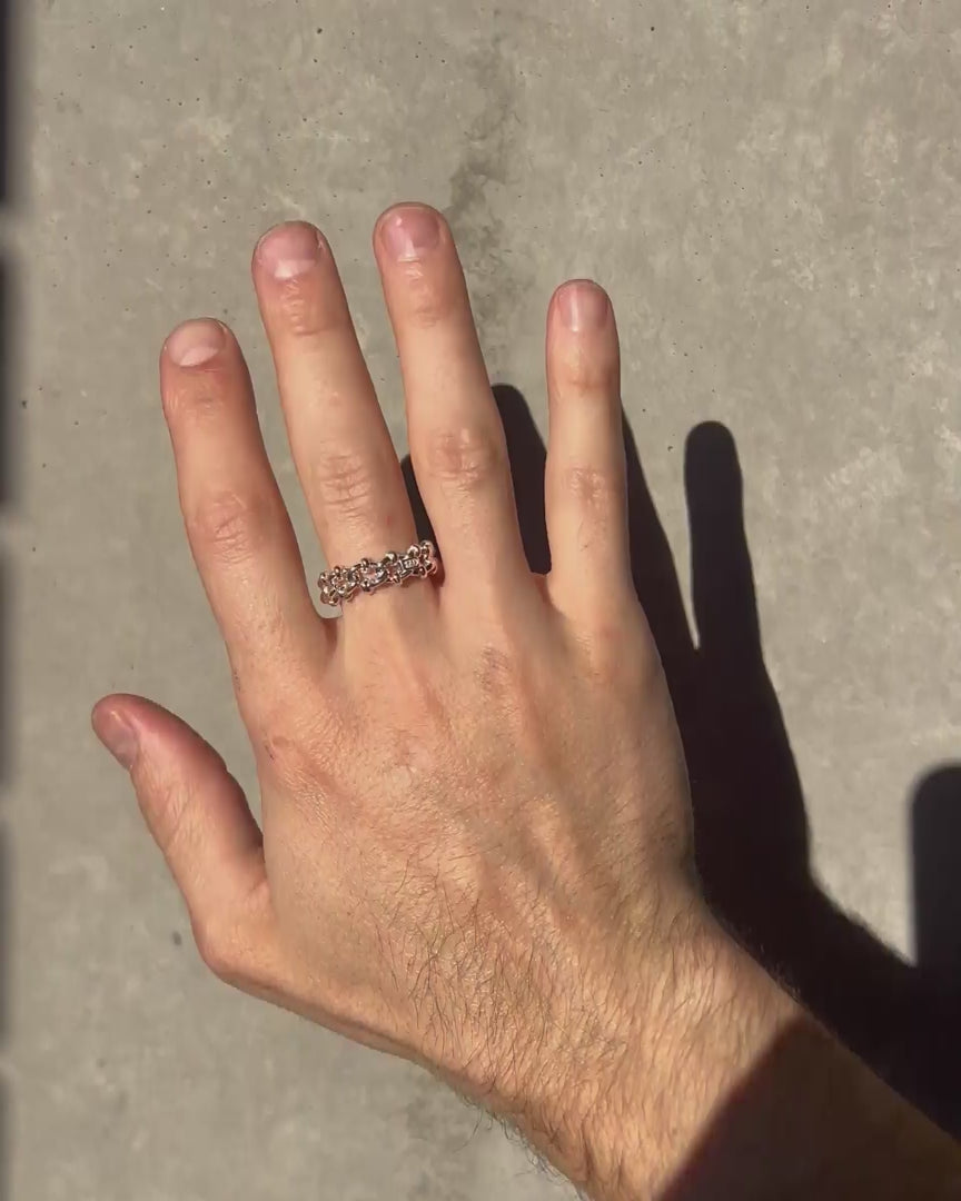 HEAVY HELIX RING