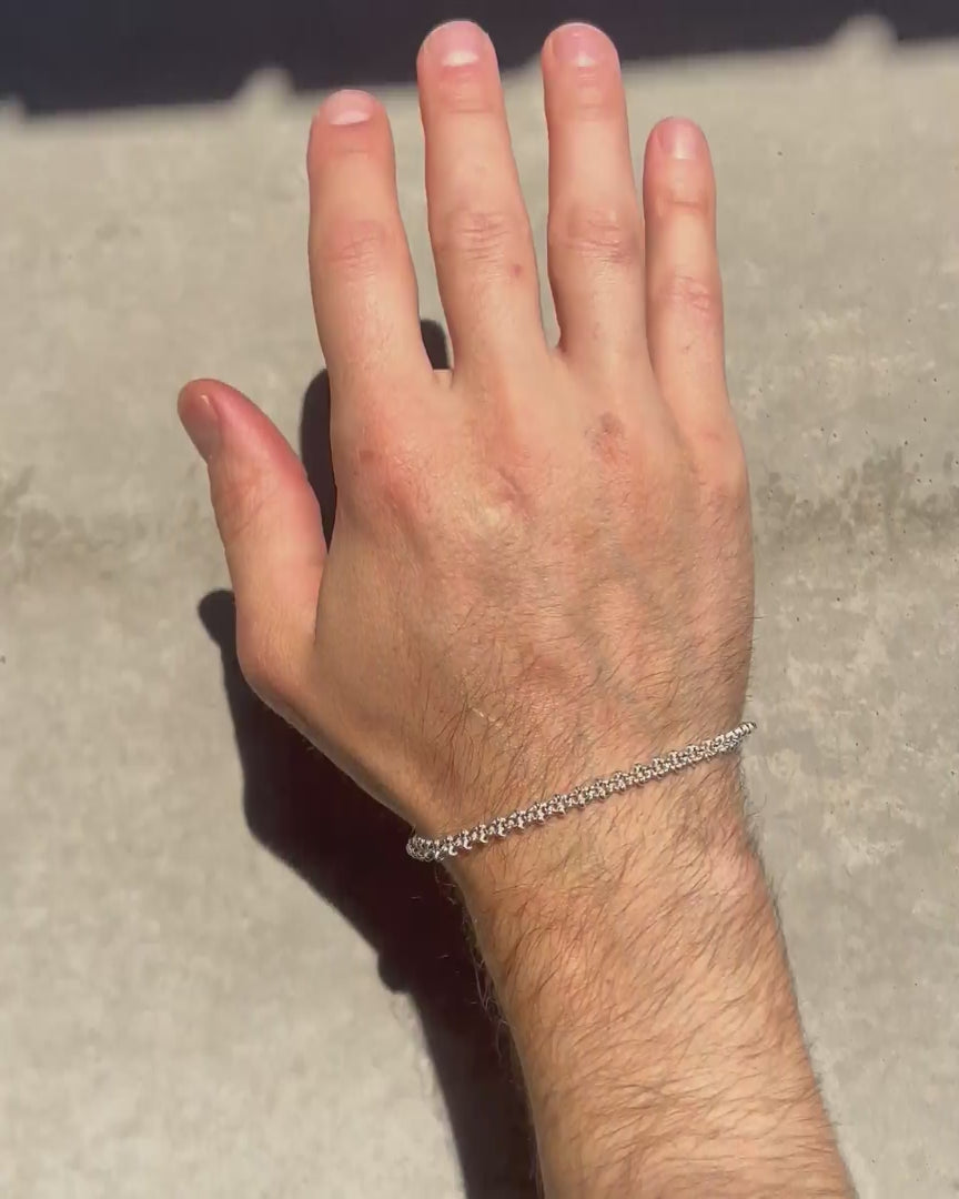 FINE HELIX BRACELET