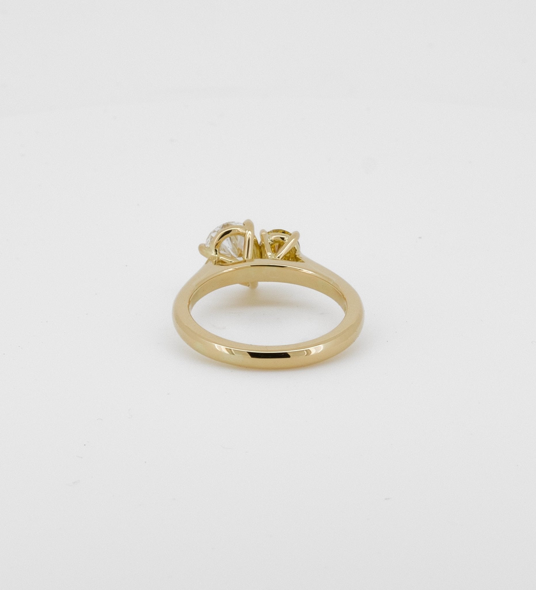 Toi et Moi ring with white and yellow Diamond made in 18kt yellow gold - Sar Jewellery