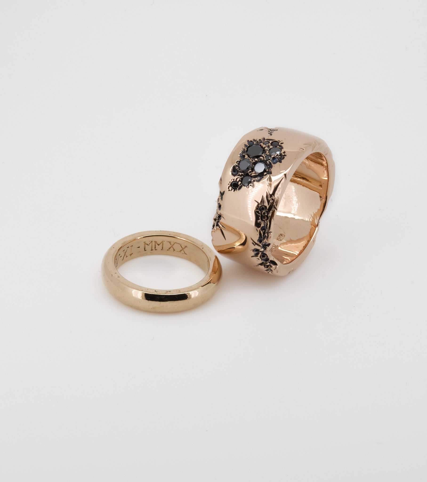 Wedding bands in 9kt rose gold with black diamonds cluster - Sar Jewellery