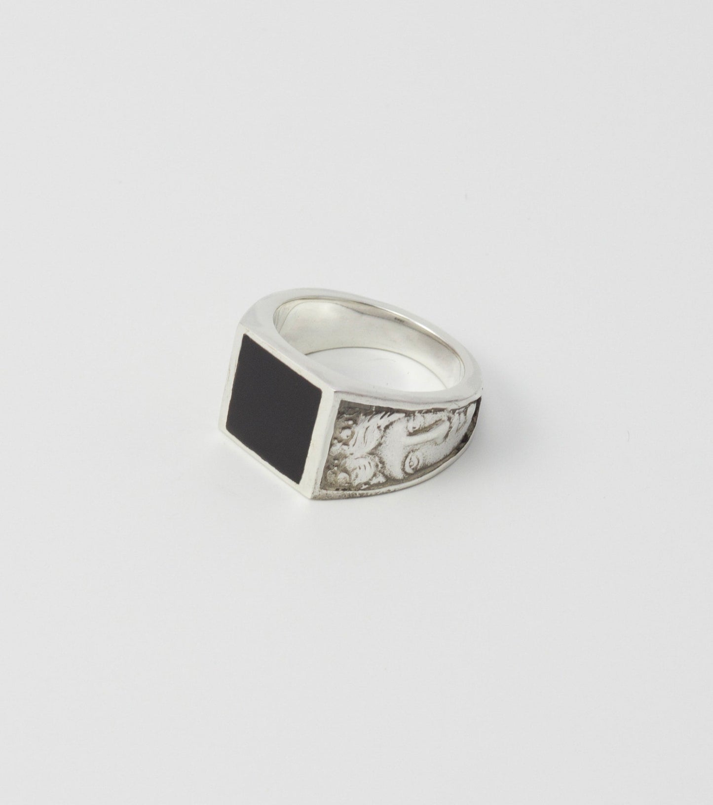 Apolo ring with Onyx - Sar Jewellery