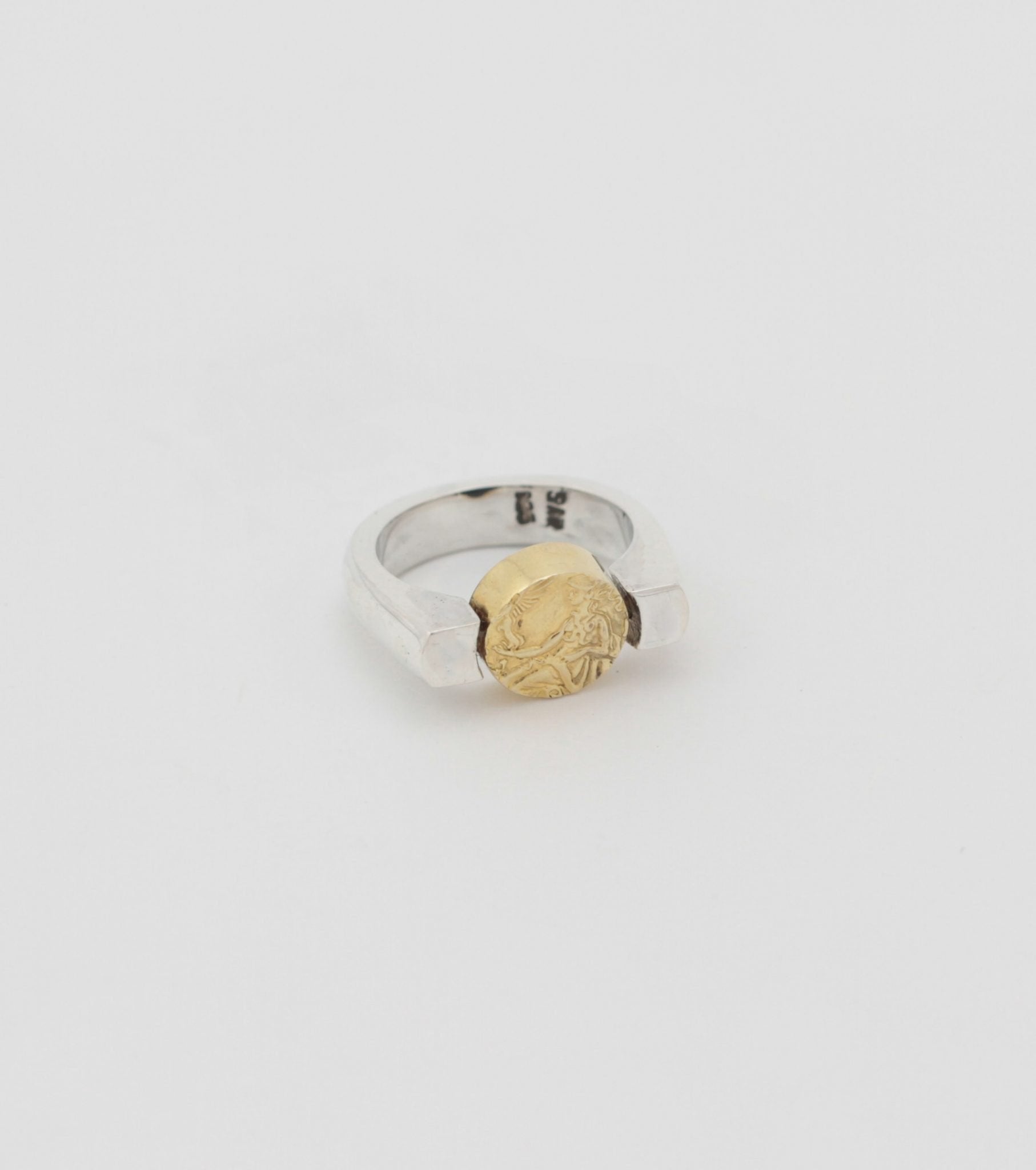 Athena ring with Onyx | Gold Vermeil – Sar Jewellery