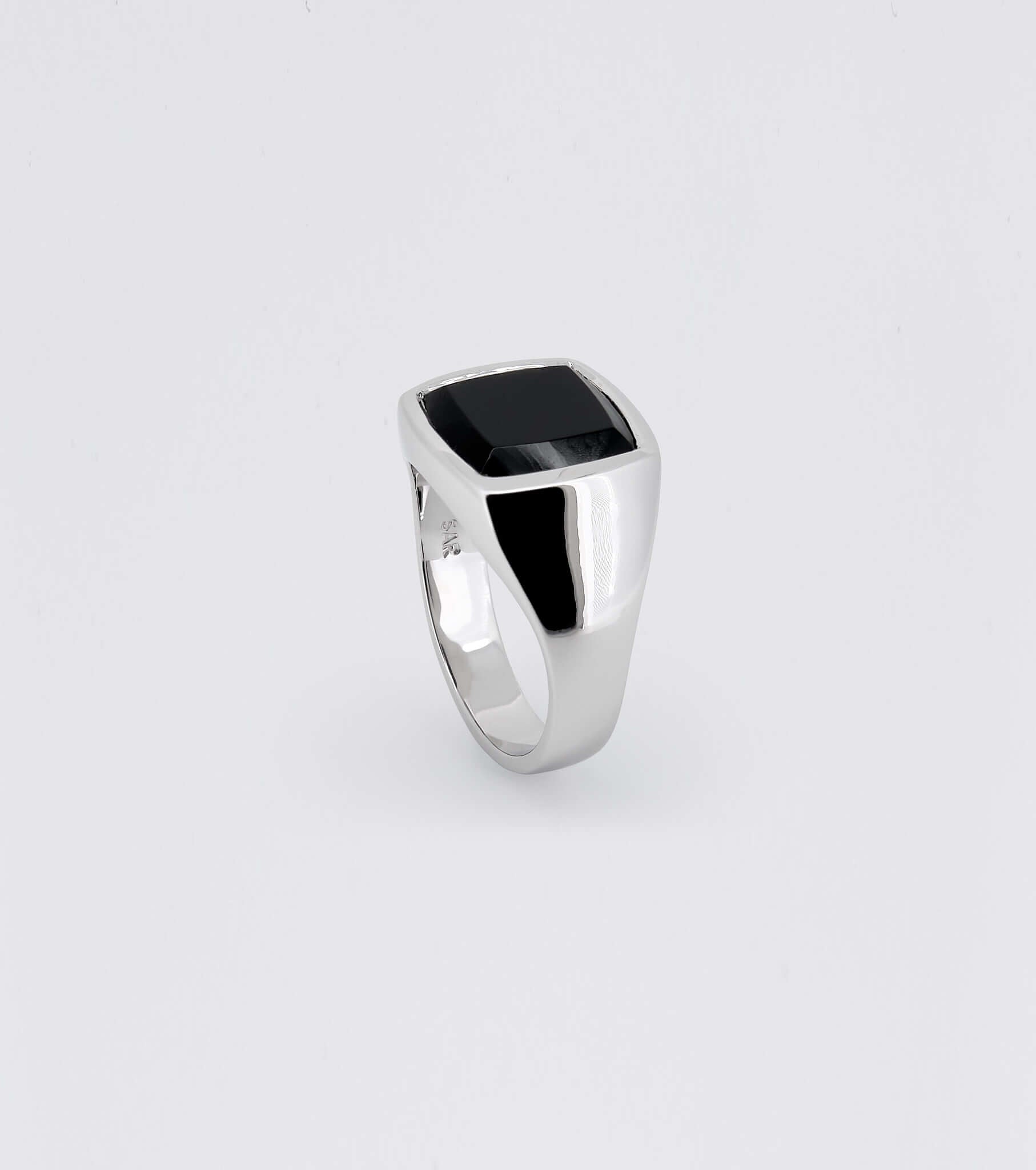 Large Beveled Onyx Signet Ring – Sar Jewellery