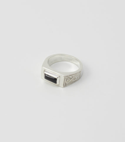 Leaf ring with Onyx - Sar Jewellery