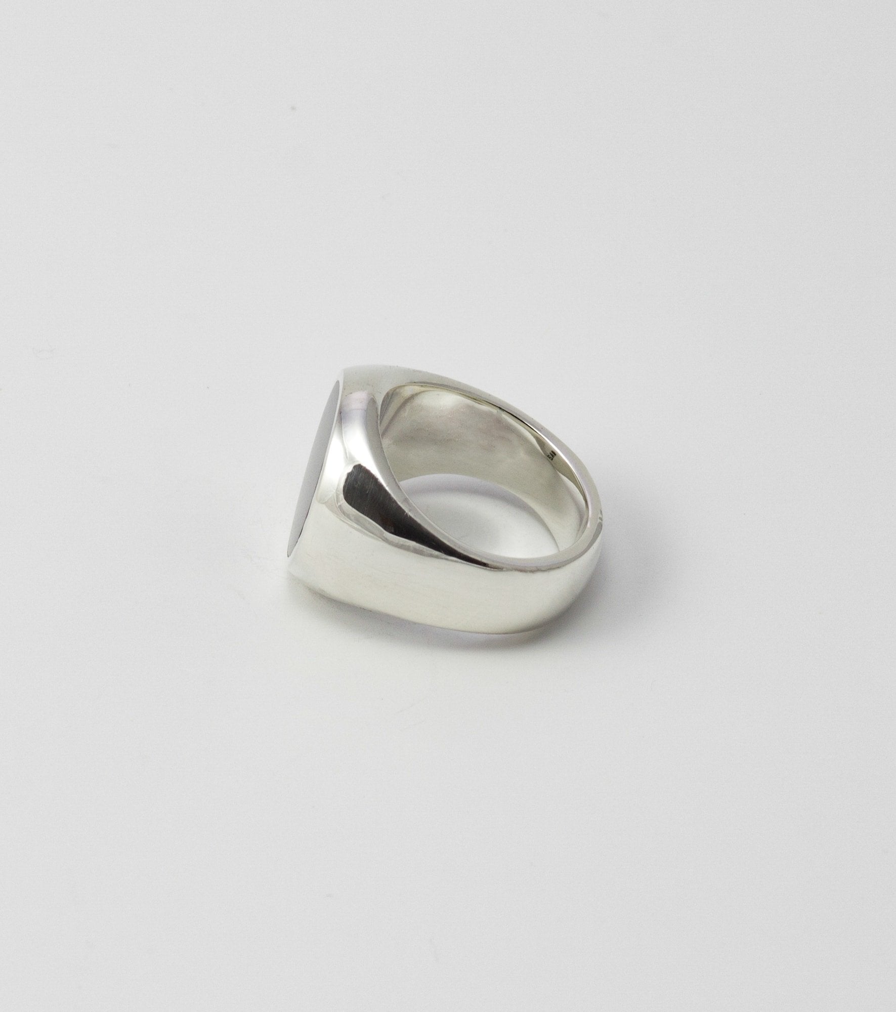 Luna ring with mother of pearl - Sar Jewellery