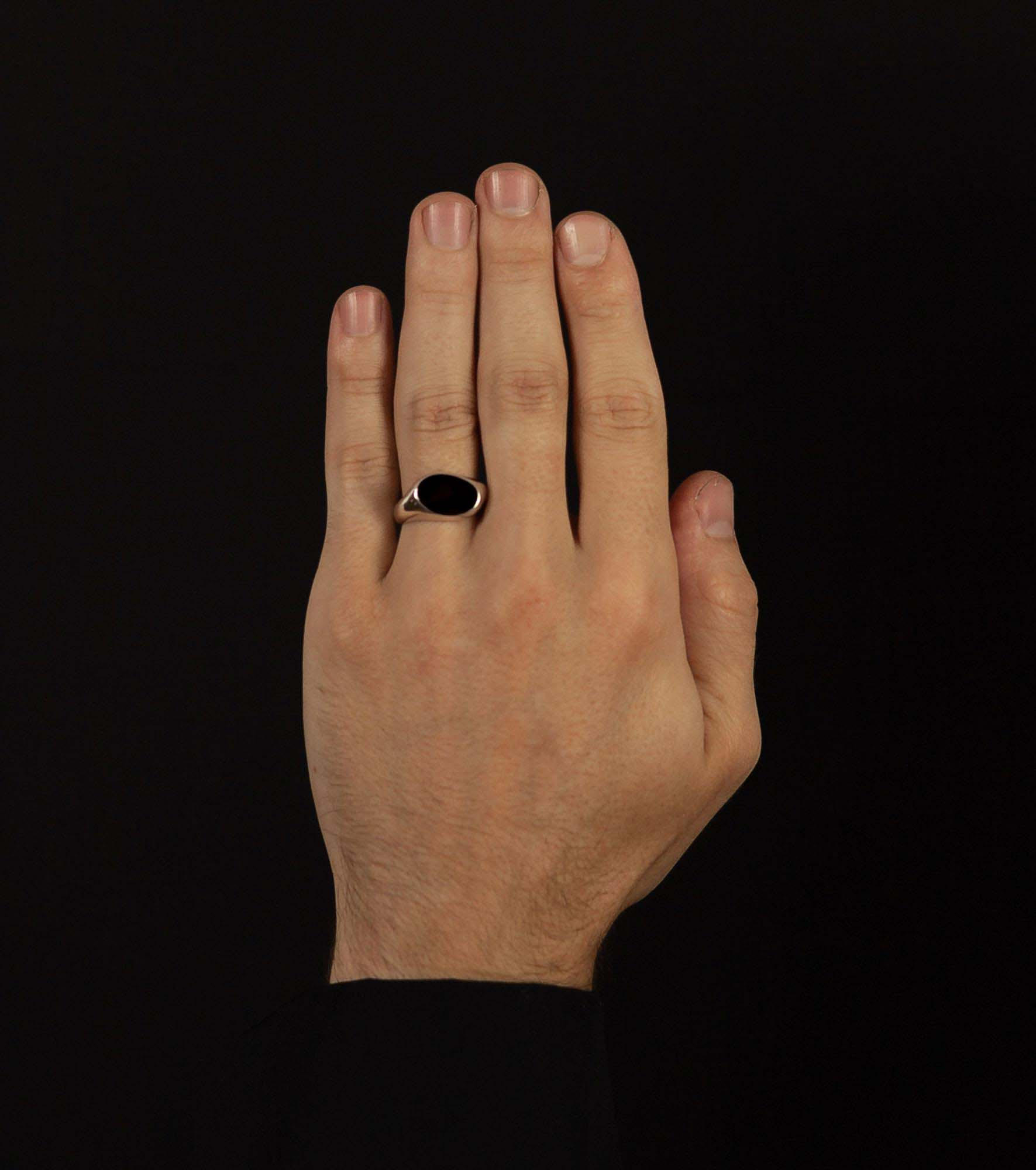 Oval Italic with black Onyx – Sar Jewellery