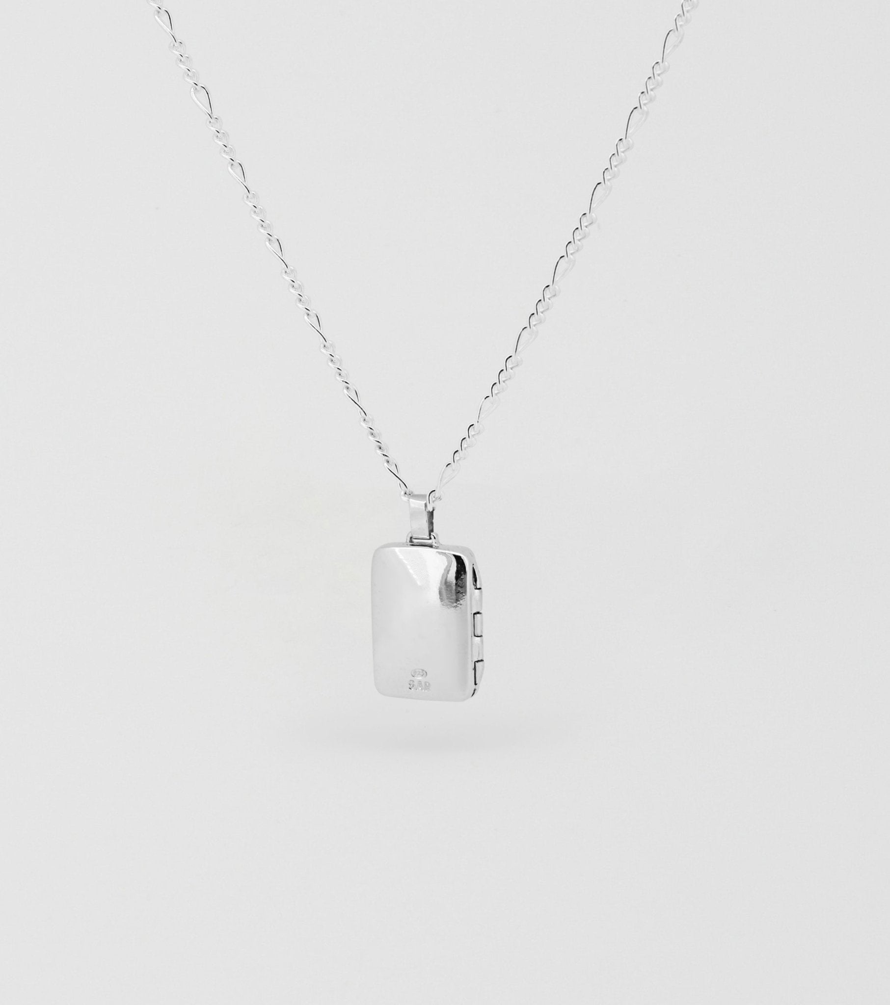 Reliquia locket necklace back - Sar Jewellery