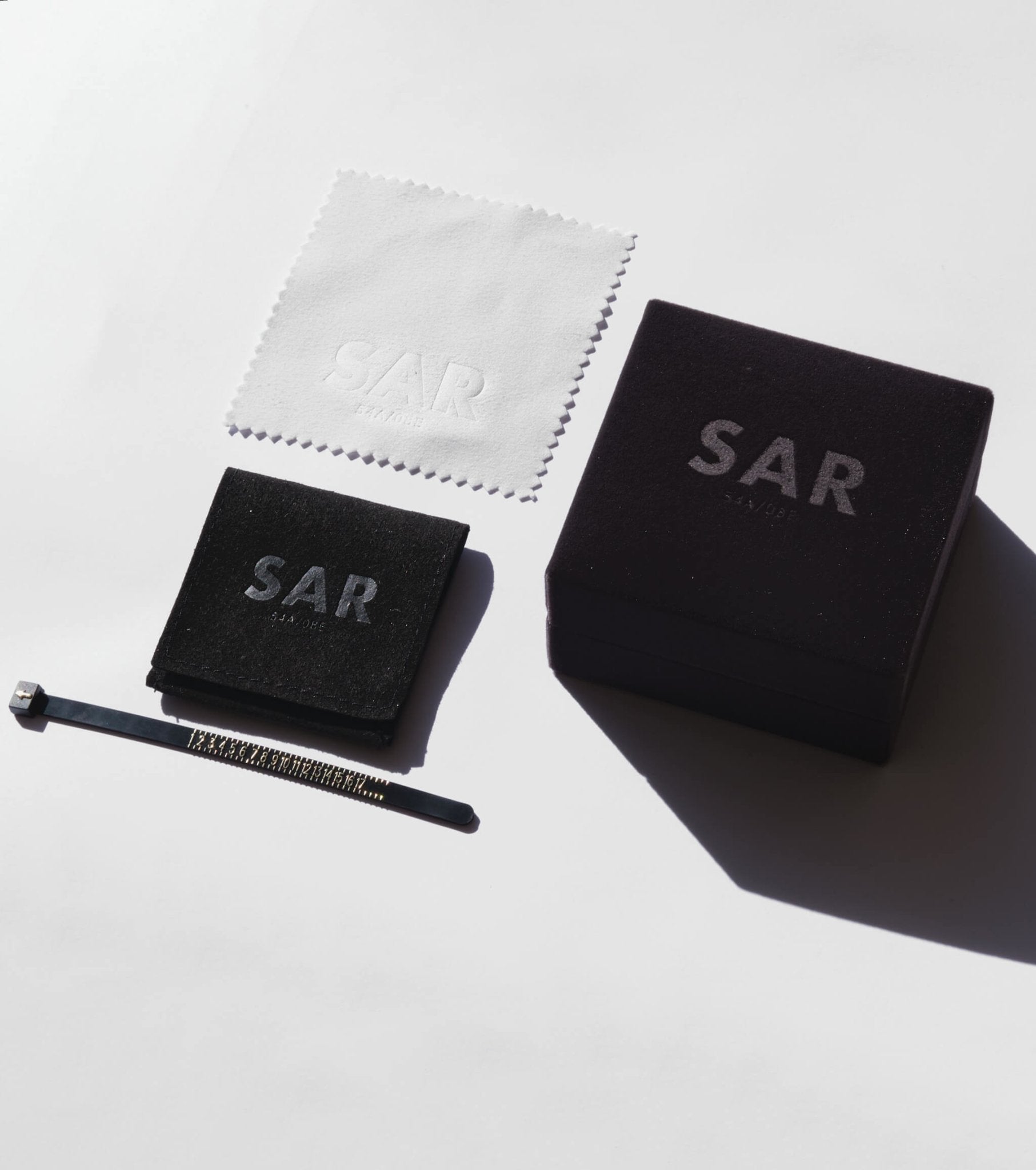 Reliquia locket necklace packaging - Sar Jewellery