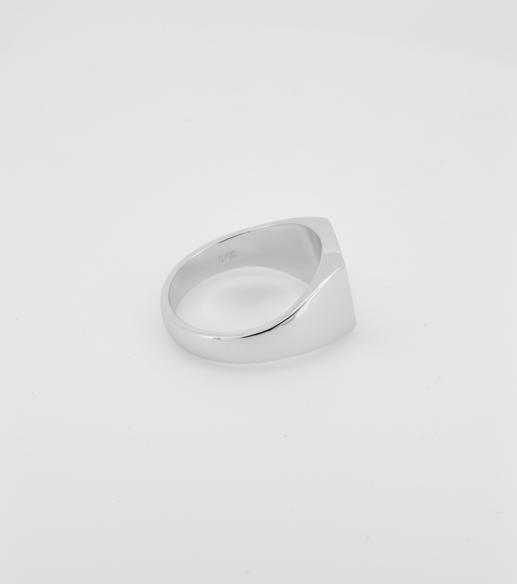 Signature cushion signet - Sar Jewellery