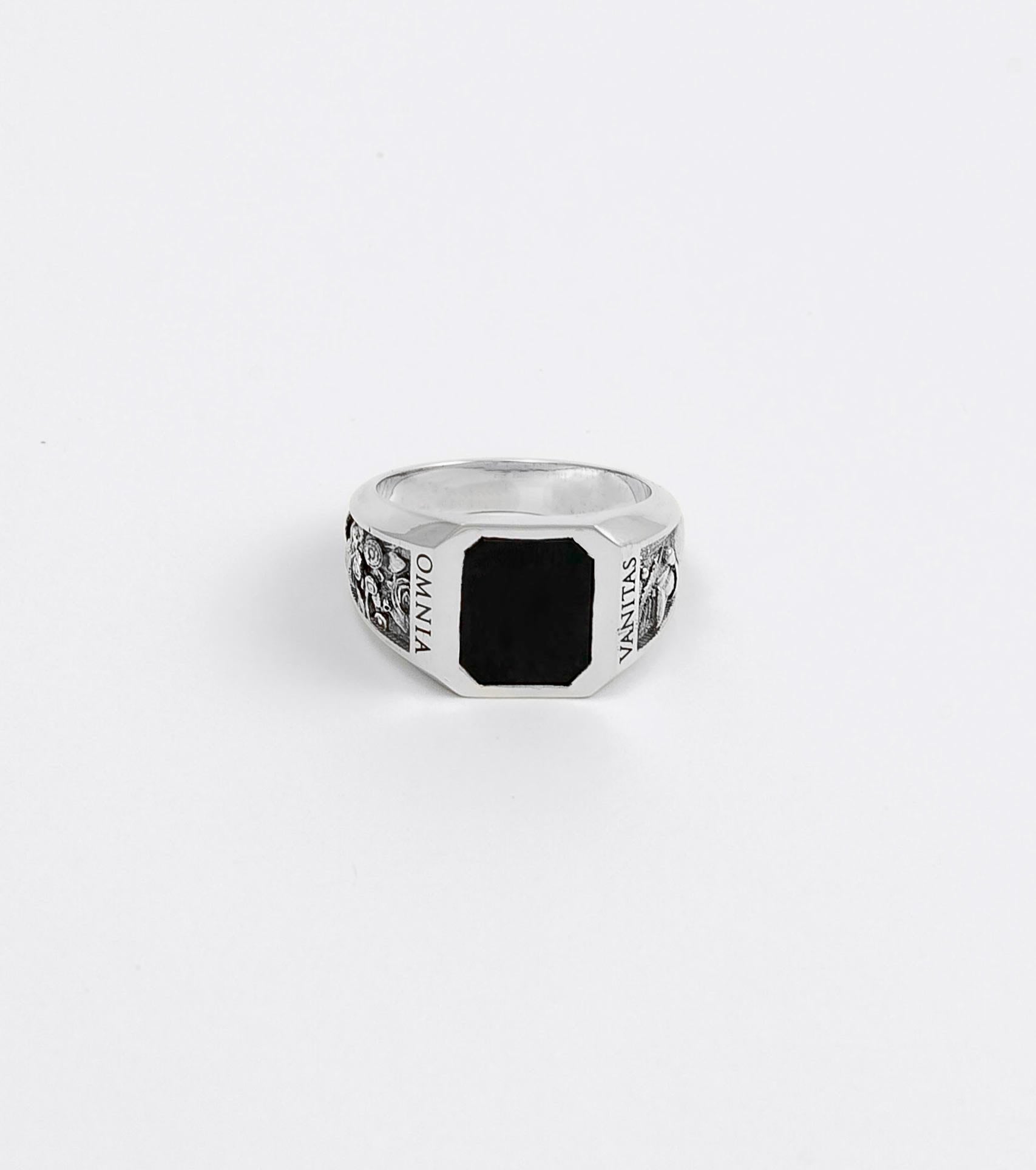 Vanitas Onyx Ring
